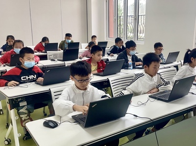 小小科学家|红领巾少年走进数智汇青少年科技馆